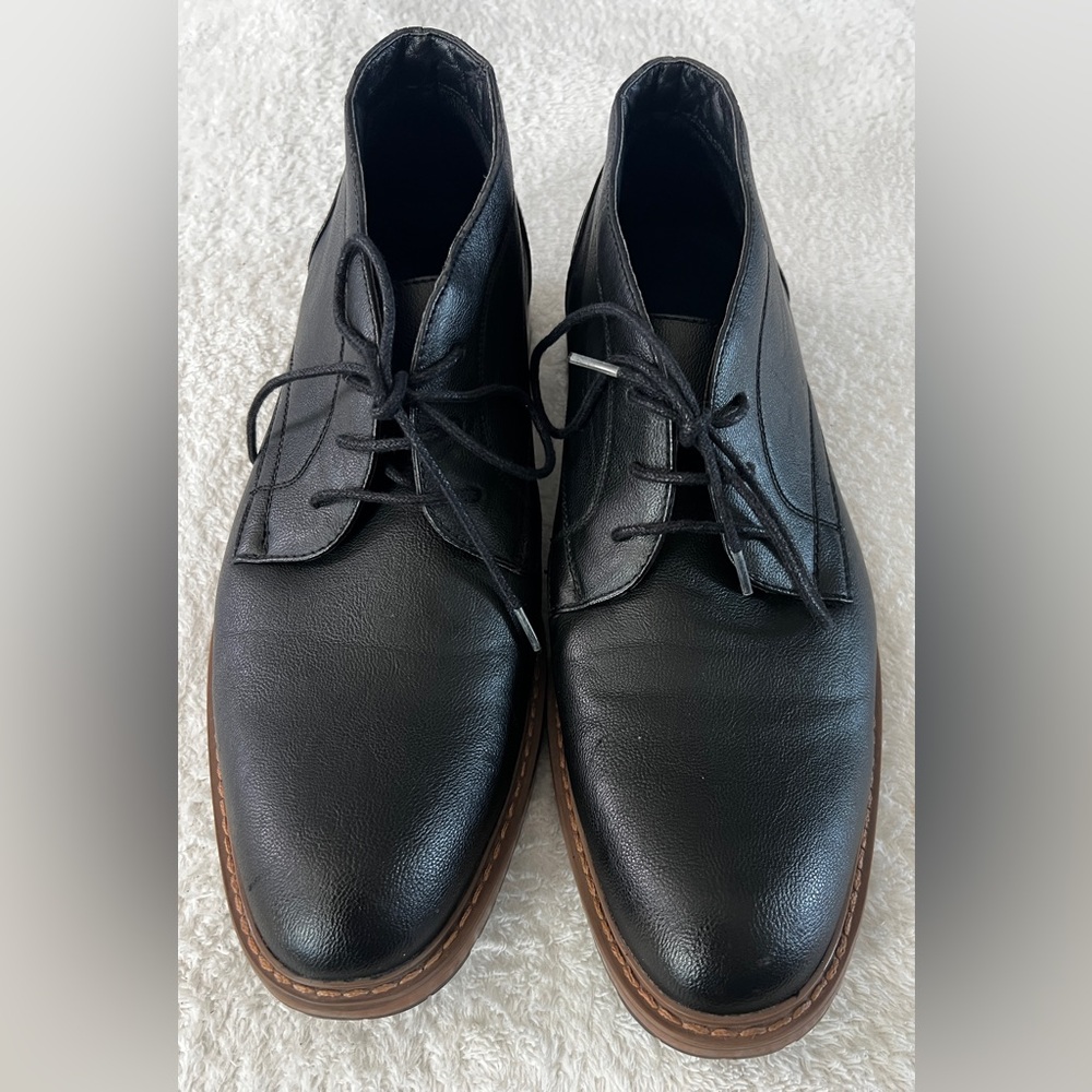 Perry Ellis Vince Men’s Black/Brown Ankle Boots
Size 11.5
